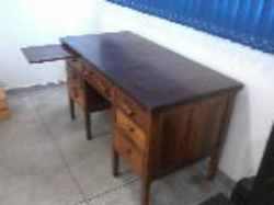 Vendo mesa de madeira 1,40 x 0,70 conservada